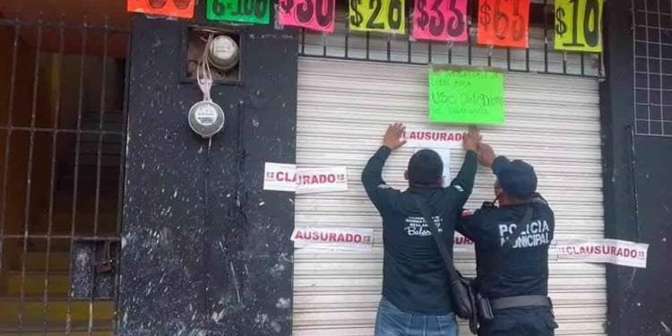 Ayuntamiento de Balancán clausura comercios por incumplir reglamento municipal