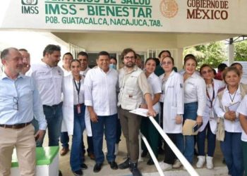 Supervisan gobernador y director del IMSS-Bienestar mejoras en el Centro de Salud de Nacajuca