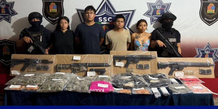 Capturan a cuatro personas con armas de fuego y explosivos en Cancún