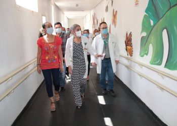 Dona DIF Tabasco equipo médico y juguetes al Hospital del Niño