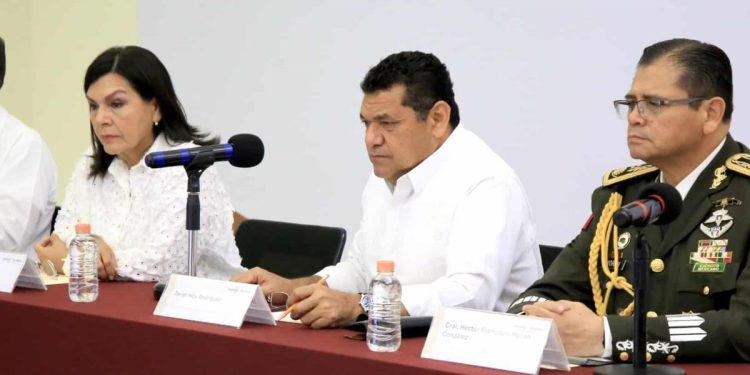 Gobernador Javier May encabeza Mesa de Paz y Seguridad en Centro