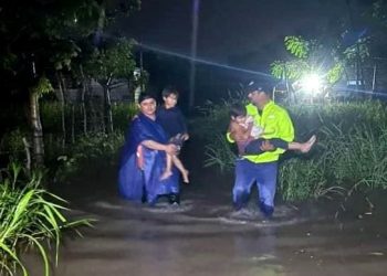 Inicia desazolve del dren maestro en Nacajuca tras inundaciones en Aparcero Segunda