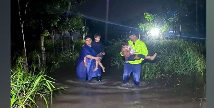 Inicia desazolve del dren maestro en Nacajuca tras inundaciones en Aparcero Segunda