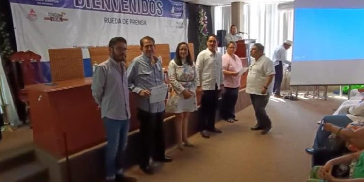 Comité de Activos Sociales por la Salud rinde homenaje al personal médico caído en la lucha contra el COVID-19