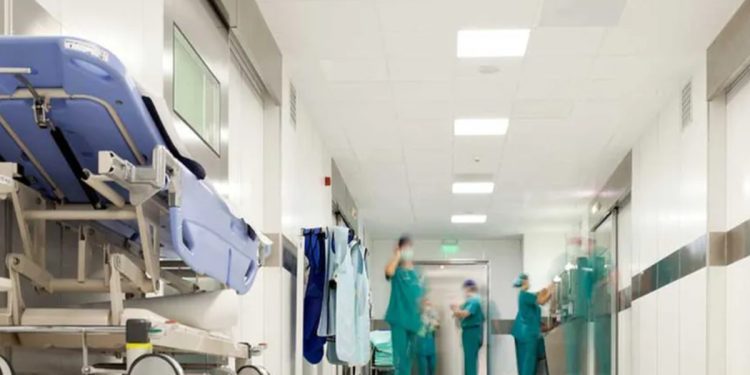 Detectan seis posibles casos de meningitis en Tabasco; clausuran clínicas involucradas