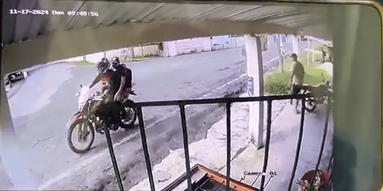 Asaltan a mano armada tienda de abarrotes en Comalcalco