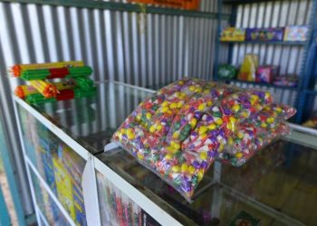 Instalan 12 módulos de venta de pirotecnia en la carretera Villahermosa-Nacajuca