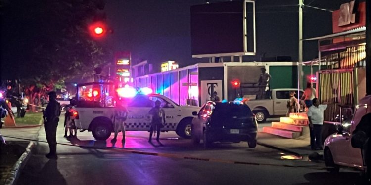 Autoridades llevan a cabo un cateo en el sindicato de taxistas de Cancún