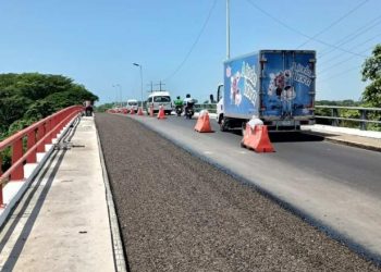 Cierre vehicular en el puente Grijalva II por trabajos de construcción