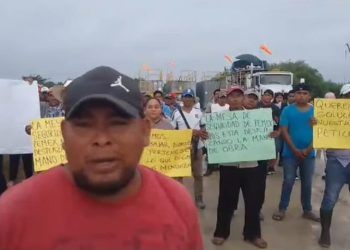 Habitantes de Nacajuca se manifiestan en pozo petrolero; exigen empleo a Pemex