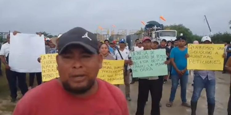 Habitantes de Nacajuca se manifiestan en pozo petrolero; exigen empleo a Pemex