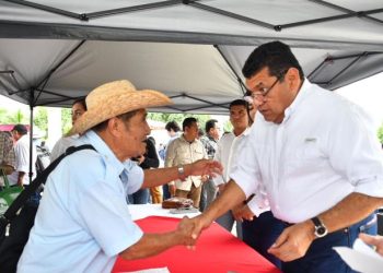 Gobernador de Tabasco anuncia inversión de 600 millones de pesos para red carretera en 2025