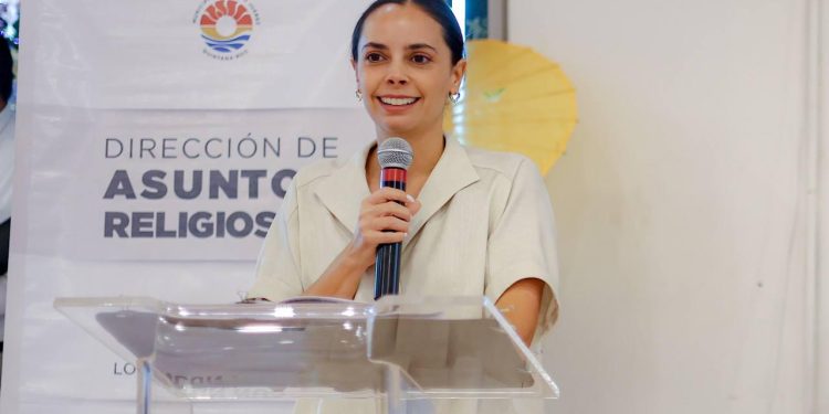 Respalda Ana Paty Peralta compromiso con la comunidad religiosa