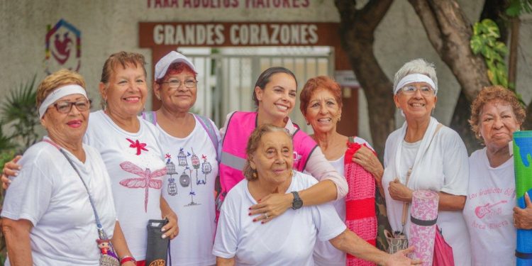 Logramos un año repleto de apoyos sociales para los cancunenses: Ana Paty Peralta