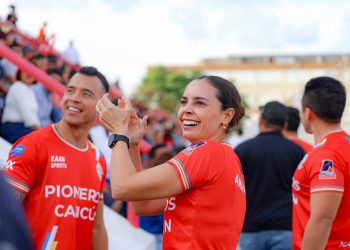 Apoya Ana Paty Peralta a Pioneros Cancún en las fases finales