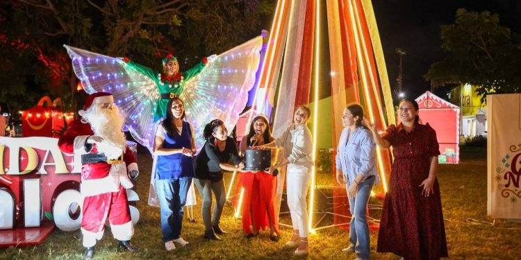 Ilumina Ana Paty Peralta a Cancún con glorietas y villas navideñas