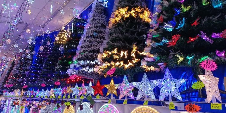 Alertan sobre riesgo de series navideñas piratas