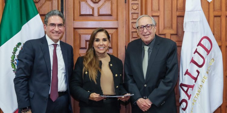 Mara Lezama y el secretario de Salud David Kershenobich atienden necesidades de las y los quintanarroenses