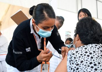 Salud Tabasco reporta 55% de avance en vacunación contra enfermedades de invierno