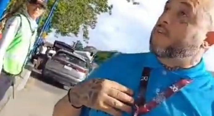 Turistas exhiben hostigamiento de taxistas en el aeropuerto de Cancún