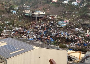 Ciclón tropical Chido golpea la isla Mayotte, Francia dejando destrucción a su paso