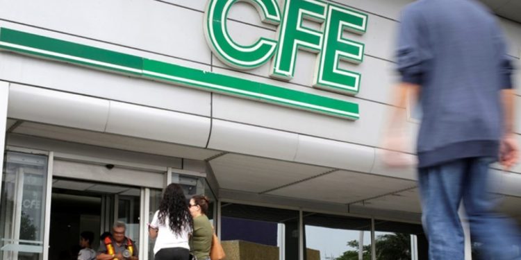 Javier Cabrera critica altas facturas de CFE en Tabasco pese a tarifa 1F