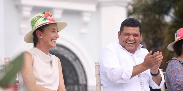 Presenta gobernador Javier May actividades realizadas con Claudia Sheinbaum