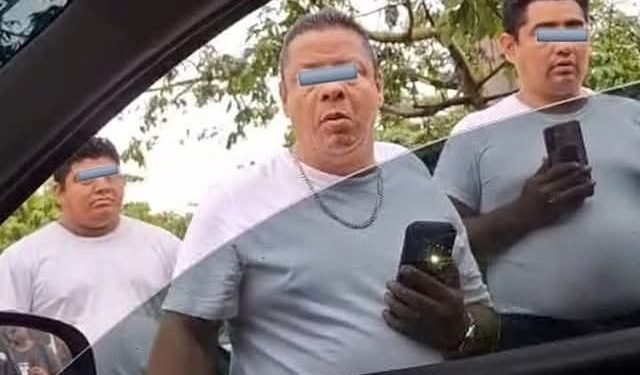 Detienen a taxistas por amedrentar a turista y obligarlo a cancelar su viaje en Uber