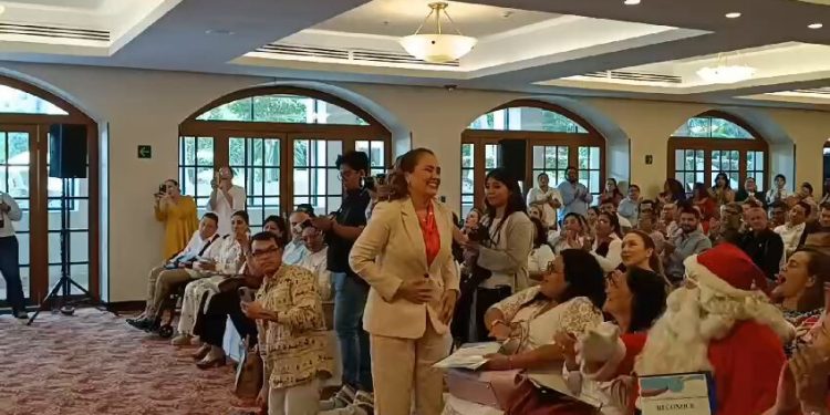 Entregan Premio Estatal de Derechos Humanos 2023 a Verónica Lara Andrade