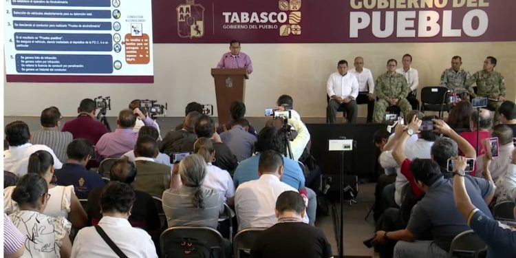 Aseguran armas, drogas y «tablas de tortura» en operativo en Tabasco 2000