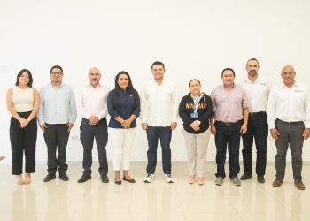 Pablo Bustamante impulsa la participación activa de universitarios en encuentro con rectores y directores de Cancún