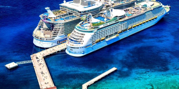 Inicia temporada vacacional en Cozumel con la llegada de 66 cruceros en la primera quincena de diciembre