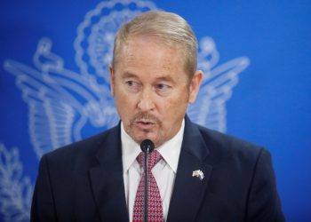 Donald Trump anuncia a Ronald Johnson como su embajador en México 