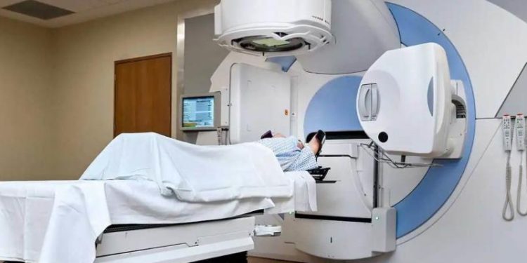 Tabasco planea sustituir acelerador lineal con apoyo del IMSS-Bienestar