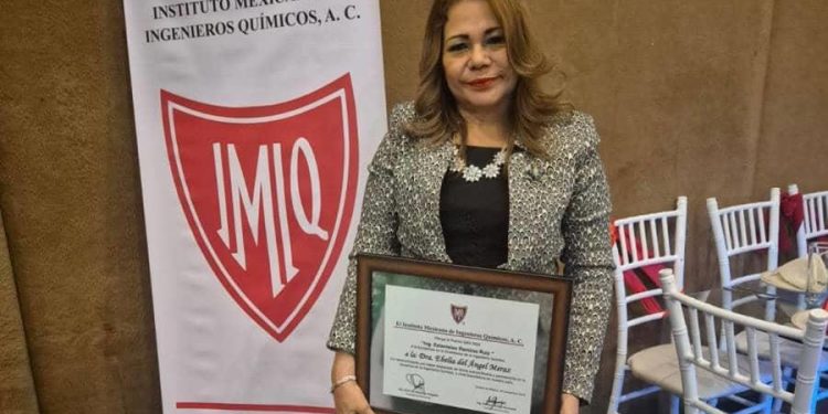 Investigadora de la UJAT recibe prestigioso premio nacional en Ingeniería Química