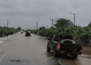 Lluvias provocan formación de vados en la carretera Villahermosa-Teapa