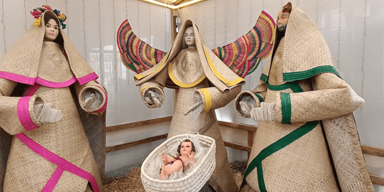 Instalan nacimientos artesanales en mercados de Villahermosa para preservar las tradiciones