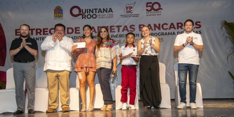Paga la FPMC mil 442 becas de diciembre y concluyé el año cumpliendo con este programa educativo