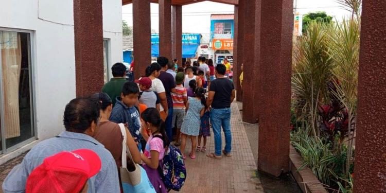 Avanza el programa ‘Mago Chong-Tall’ con entrega de boletos para el Gran Sorteo de Reyes Magos