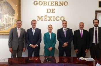 Claudia Sheinbaum se reúne con el presidente y director ejecutivo de Canadian Pacific Kansas City