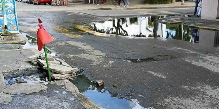 Logran con bloqueo reparación de drenaje sanitario en colonia Centro