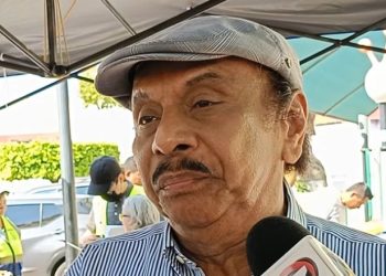 Fundación Los Ángeles del Mago Chong-Tall celebra 10 años con la despensa número 81 mil