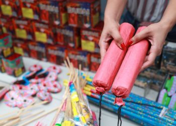 Dirección de Bomberos de Cancún alerta riesgos de utilizar pirotecnia