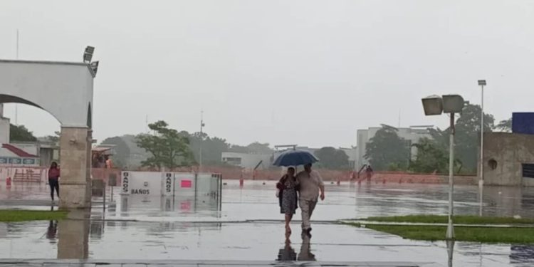 Lluvias del frente frío 14 provocan fractura de bordo y afectaciones en Tabasco