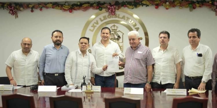Propone Javier May ante el Congreso desaparecer el Comité de Feria