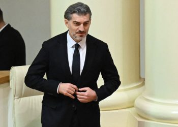 El exfutbolista Mikheil Kavelashvili se convierte en el nuevo presidente de Georgia