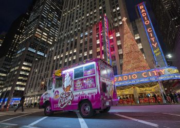 Nueva York se tiñe de colores y esplendor para festividades navideñas