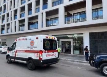 Hallan a un hombre sin vida en un condominio de Playa del Carmen