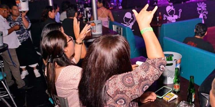 Antros que incumplan horario de cierre y venta de alcohol perderían licencia: Gobierno