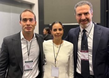 Acude Ana Paty Peralta a histórico encuentro nacional municipal con Claudia Sheinbaum